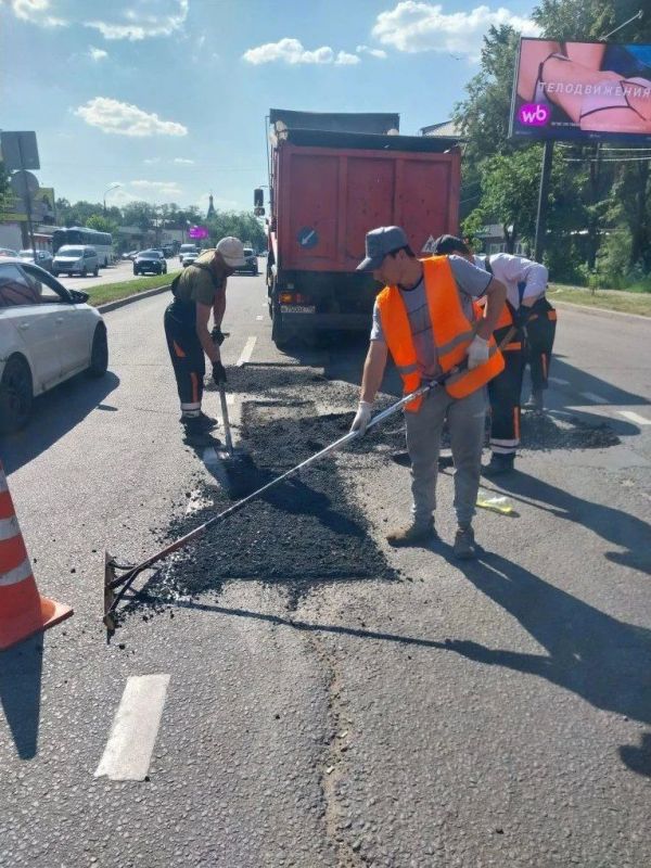Сегодня, 11 июня, сотрудники предприятия «Автобытдор» проведут ямочный ремонт на дорогах и дворовых территориях по следующим адресам: Сегодня, 11 июня, сотрудники предприятия «Автобытдор» проведут ямочный ремонт на дорогах и дворовых территориях по следующим адресам: