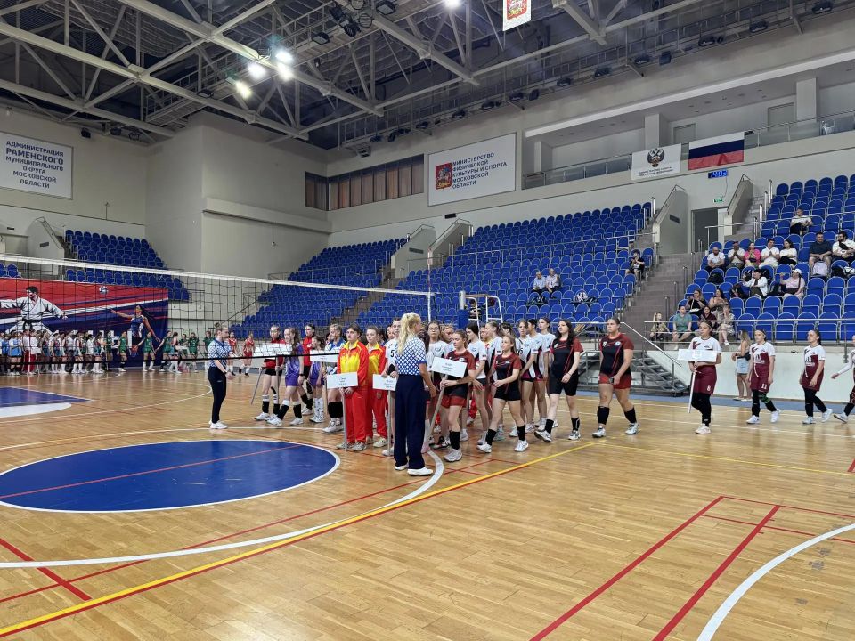 В СК «Борисоглебский» проходят всероссийские соревнования по волейболу «Серебряный мяч» В СК «Борисоглебский» проходят всероссийские соревнования по волейболу «Серебряный мяч»
