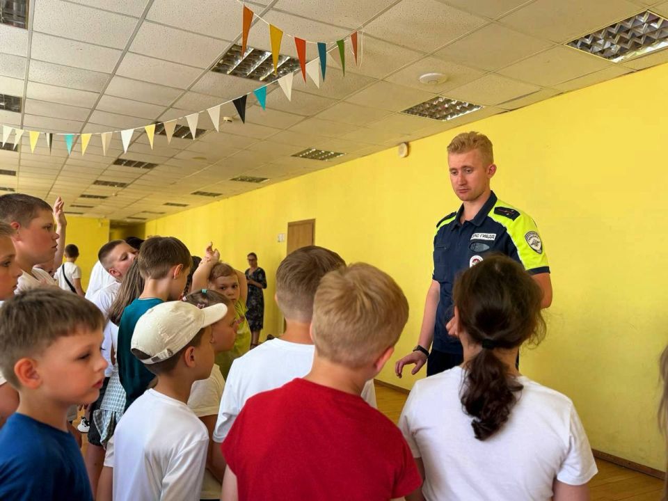 Летние каникулы в самом разгаре, и для детей это время долгих прогулок, катания на велосипедах и самокатах Летние каникулы в самом разгаре, и для детей это время долгих прогулок, катания на велосипедах и самокатах