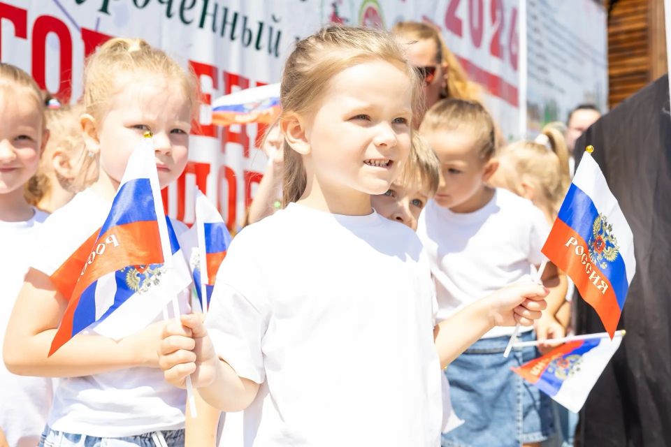 Руслан Заголовацкий: Россия — страна, объединяющая множество народов и традиций Руслан Заголовацкий: Россия — страна, объединяющая множество народов и традиций