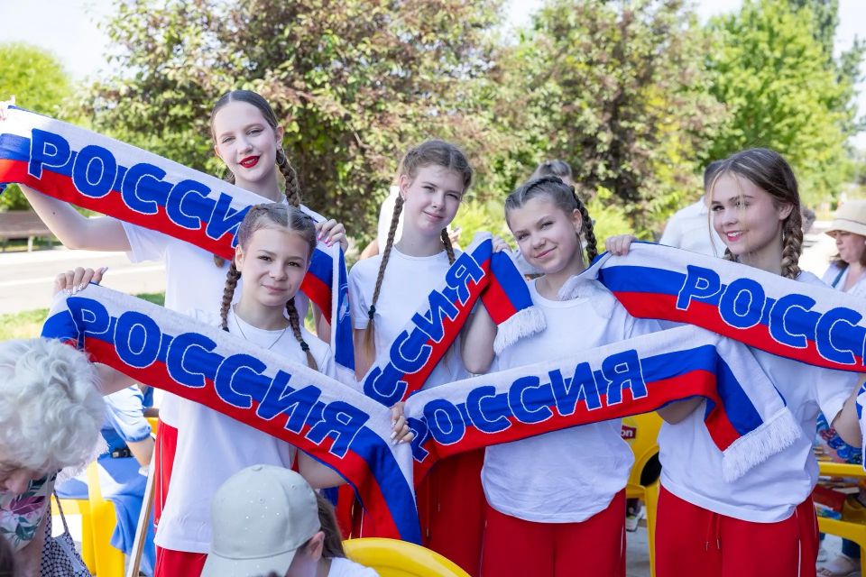 Руслан Заголовацкий: Россия — страна, объединяющая множество народов и традиций Руслан Заголовацкий: Россия — страна, объединяющая множество народов и традиций