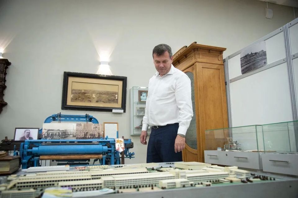 Сегодня день рождения отмечает глава городского округа Коломна Александр Гречищев Сегодня день рождения отмечает глава городского округа Коломна Александр Гречищев