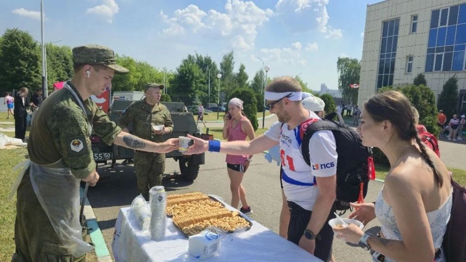 #Прямосейчас в Красногорске на Лыжном стадионе проходит кросс «Энергия единства», посвященный Героям СВО #Прямосейчас в Красногорске на Лыжном стадионе проходит кросс «Энергия единства», посвященный Героям СВО