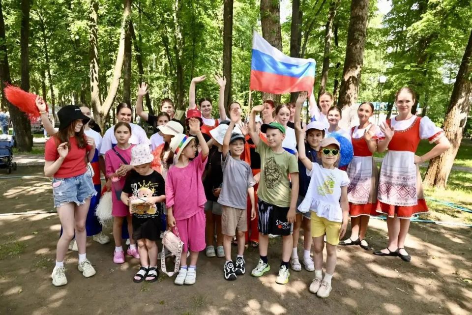 В Ленинском округе отметили День России — праздник нашей большой, необъятной и любимой Родины В Ленинском округе отметили День России — праздник нашей большой, необъятной и любимой Родины