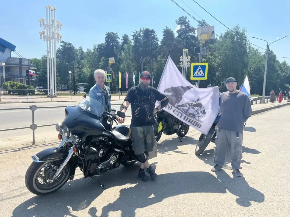 Сергей Мужальских: В День России в Ступино уже в седьмой раз состоялся традиционный автомотопробег, объединивший любителей мототехники и автомобилей, общественников и активную молодёжь Сергей Мужальских: В День России в Ступино уже в седьмой раз состоялся традиционный автомотопробег, объединивший любителей мототехники и автомобилей, общественников и активную молодёжь