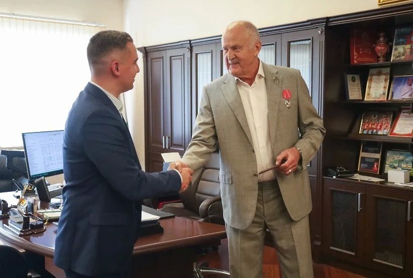 В этот праздничный день - ещё один повод для гордости! В этот праздничный день - ещё один повод для гордости!
