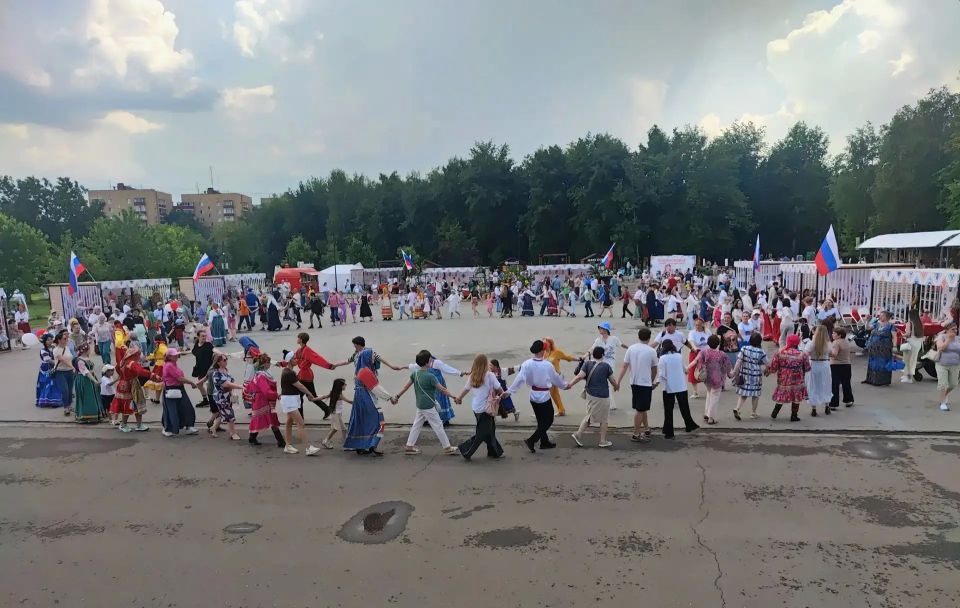 Хоровод дружбы: Долгопрудный объединил город, Подмосковье и страну!