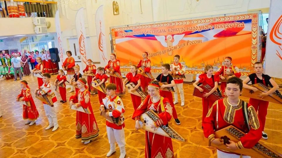 Сегодня во Дворце культуры «Подмосковье» состоялось открытие XVIII Всероссийского фестиваля-конкурса народного искусства «Хранители наследия России» Сегодня во Дворце культуры «Подмосковье» состоялось открытие XVIII Всероссийского фестиваля-конкурса народного искусства «Хранители наследия России»