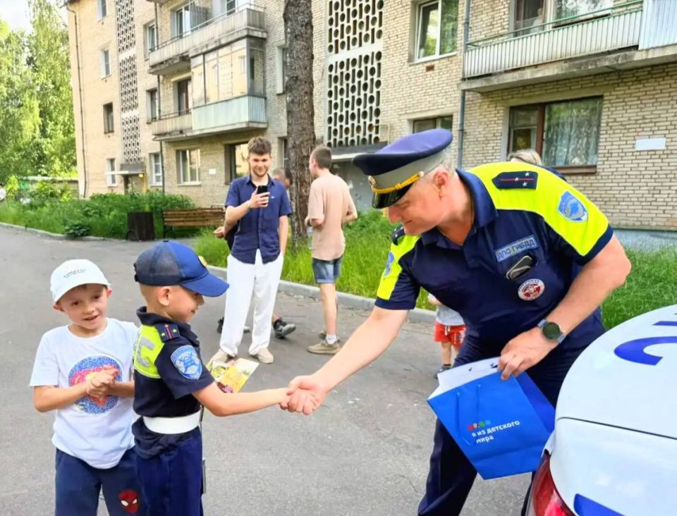 Пусть у каждого маленького россиянина сбываются самые заветные мечты! Пусть у каждого маленького россиянина сбываются самые заветные мечты!