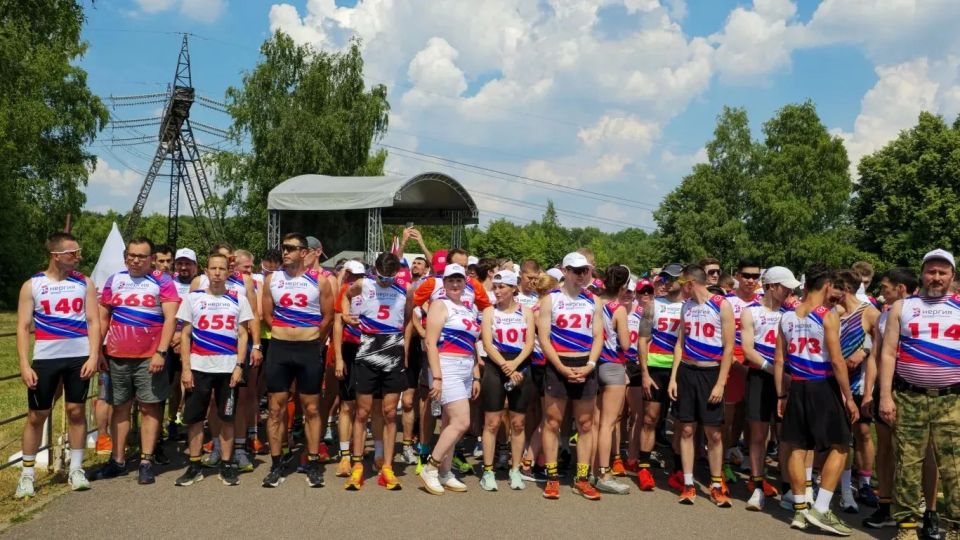 #Прямосейчас в Красногорске на Лыжном стадионе проходит кросс «Энергия единства», посвященный Героям СВО