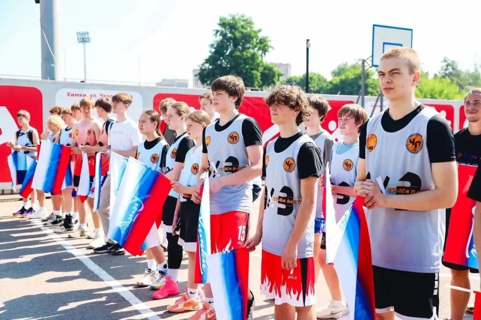 В День России в Химках провели соревнования любительских команд по баскетболу В День России в Химках провели соревнования любительских команд по баскетболу