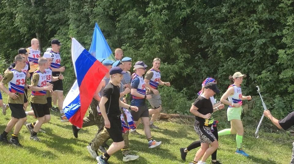 #Прямосейчас в Красногорске на Лыжном стадионе проходит кросс «Энергия единства», посвященный Героям СВО #Прямосейчас в Красногорске на Лыжном стадионе проходит кросс «Энергия единства», посвященный Героям СВО