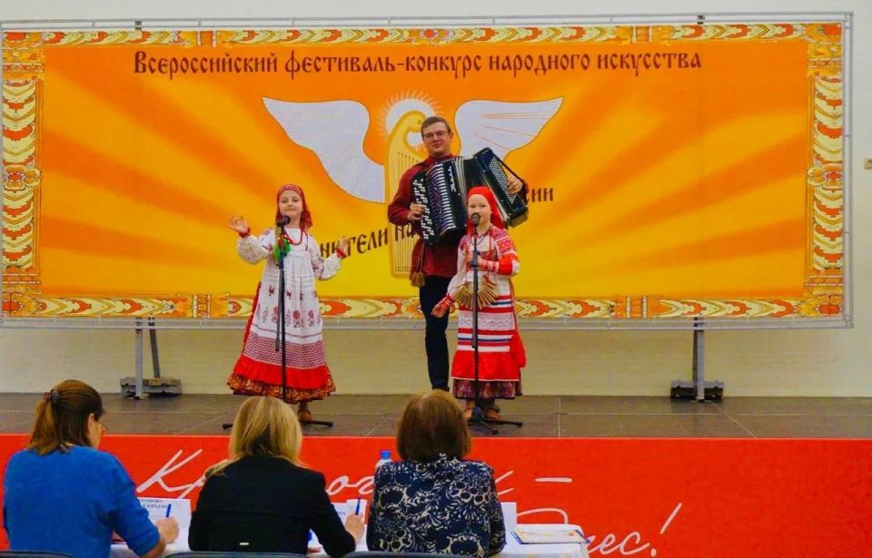 Сегодня во Дворце культуры «Подмосковье» состоялось открытие XVIII Всероссийского фестиваля-конкурса народного искусства «Хранители наследия России» Сегодня во Дворце культуры «Подмосковье» состоялось открытие XVIII Всероссийского фестиваля-конкурса народного искусства «Хранители наследия России»