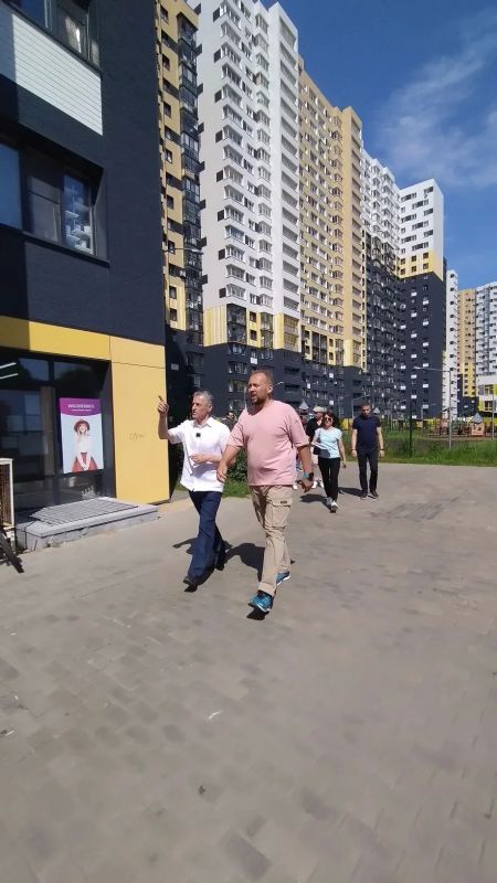 Объезд округа — лучший способ увидеть проблемы своими глазами и оперативно включиться в их решение Объезд округа — лучший способ увидеть проблемы своими глазами и оперативно включиться в их решение