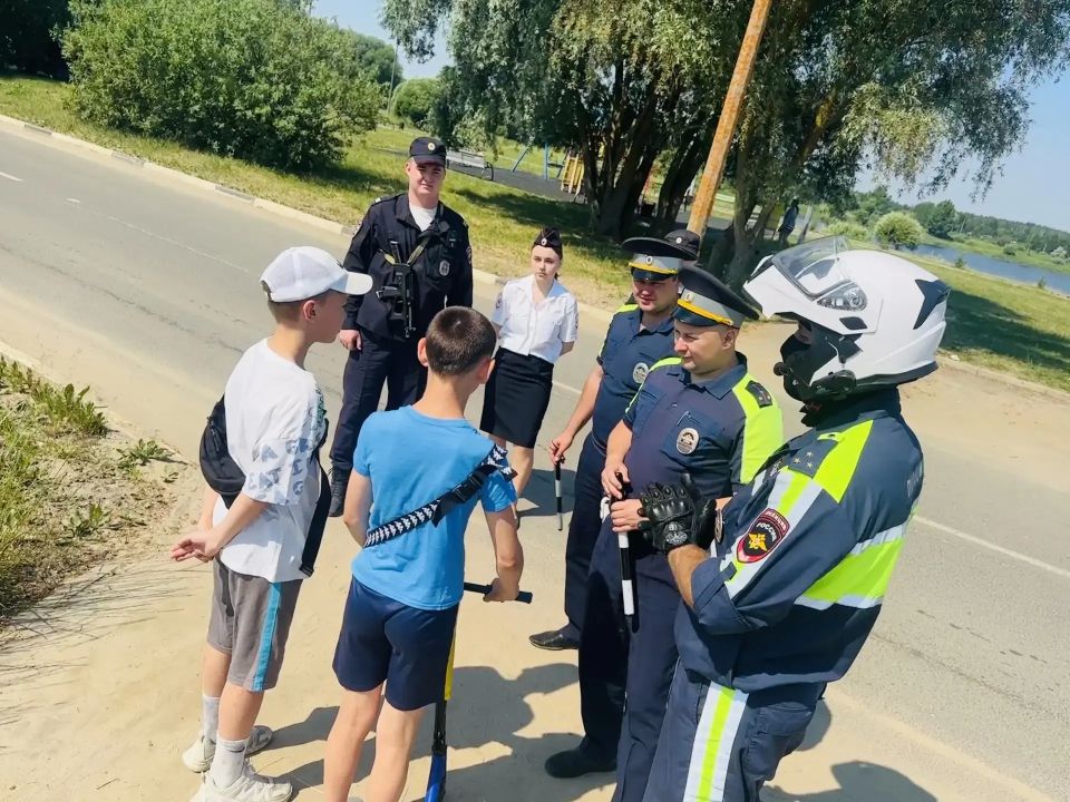 В городском округе Воскресенск сотрудники Госавтоинспекции совместно с сотрудниками ОУУПиПДН, патрульно-постовой службой и волонтёрами провели беседы с жителями и отдыхающими СНТ, а также в местах отдыха граждан