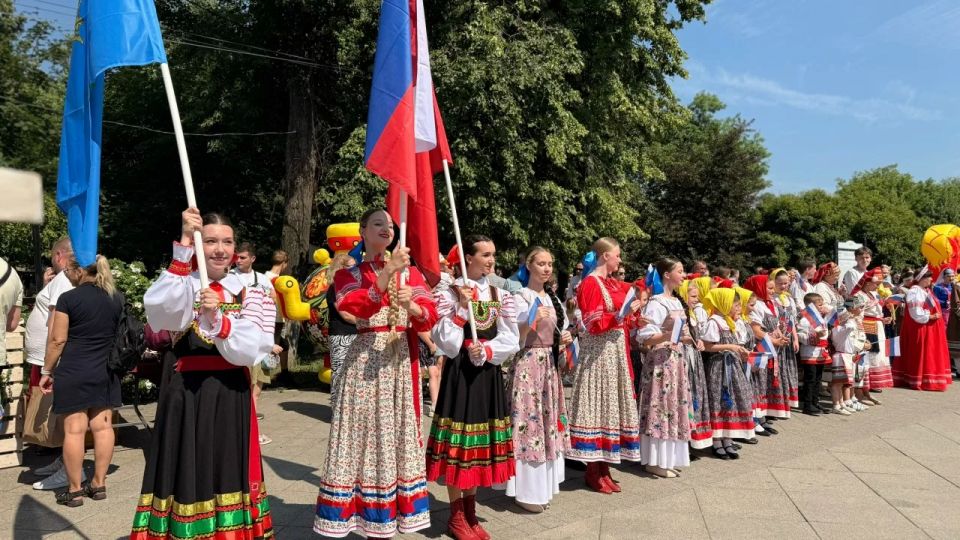 Праздничные концерты, шествия и добрые дела – так в Коломне отметили День России Праздничные концерты, шествия и добрые дела – так в Коломне отметили День России
