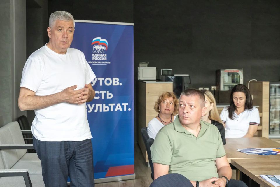 Тарас Ефимов обсудил развитие спорта и собрал наказы в ФОКе Реутова Тарас Ефимов обсудил развитие спорта и собрал наказы в ФОКе Реутова