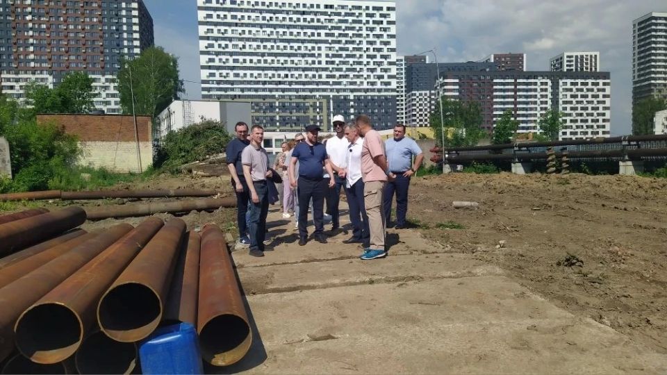 Объезд округа — лучший способ увидеть проблемы своими глазами и оперативно включиться в их решение Объезд округа — лучший способ увидеть проблемы своими глазами и оперативно включиться в их решение