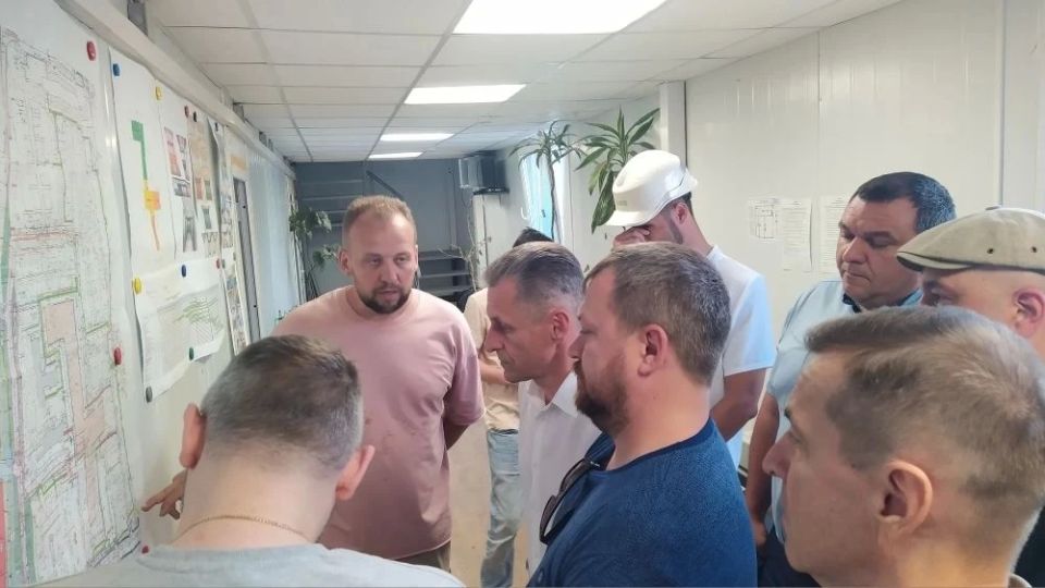 Объезд округа — лучший способ увидеть проблемы своими глазами и оперативно включиться в их решение Объезд округа — лучший способ увидеть проблемы своими глазами и оперативно включиться в их решение