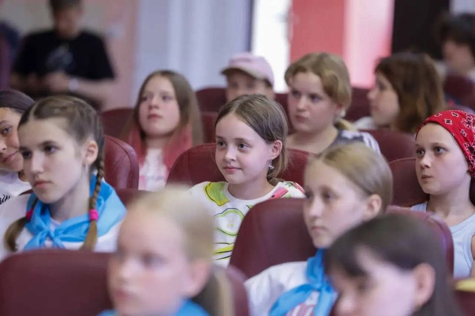 Дуэт Маликовых выступил в центре «Родина» в День России Дуэт Маликовых выступил в центре «Родина» в День России