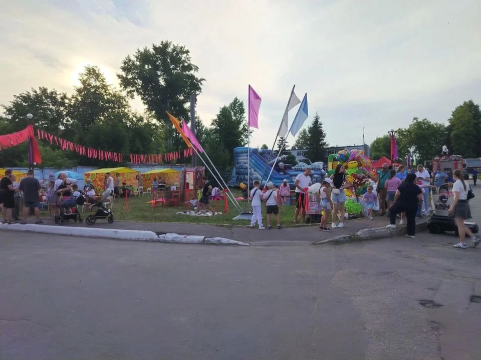 МАЛИНО. Поздравил жителей Малино городского округа Ступино с Днём посёлка МАЛИНО. Поздравил жителей Малино городского округа Ступино с Днём посёлка