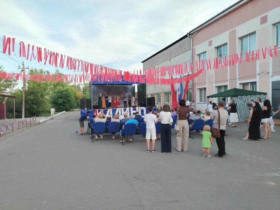 МАЛИНО. Поздравил жителей Малино городского округа Ступино с Днём посёлка МАЛИНО. Поздравил жителей Малино городского округа Ступино с Днём посёлка