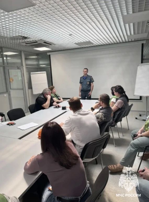 Профилактика в действии: инструктаж в гипермаркете «Глобус» Профилактика в действии: инструктаж в гипермаркете «Глобус»
