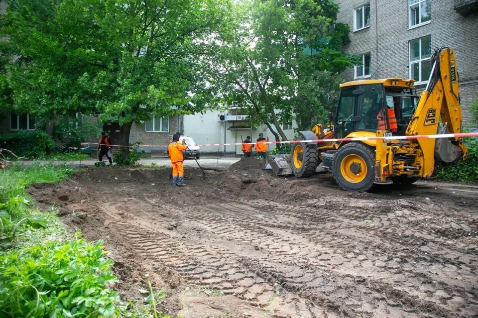 В Коломне продолжаются работы по благоустройству дворовых территорий