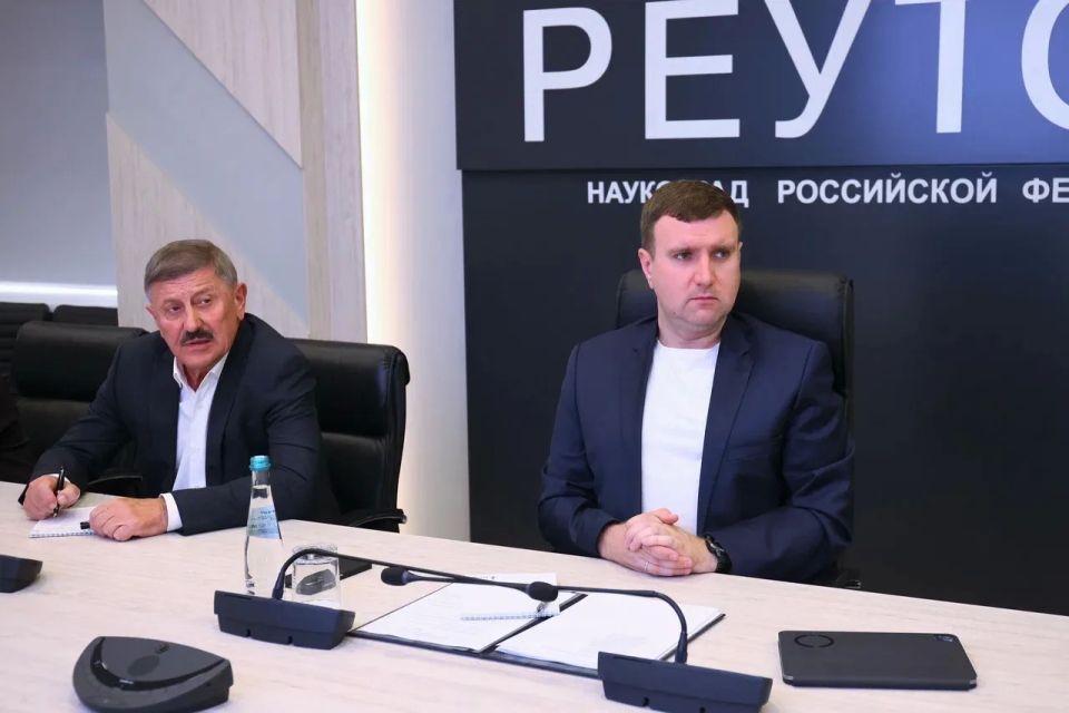 Провел оперативное совещание с заместителями и руководителями профильных управлений администрации Провел оперативное совещание с заместителями и руководителями профильных управлений администрации
