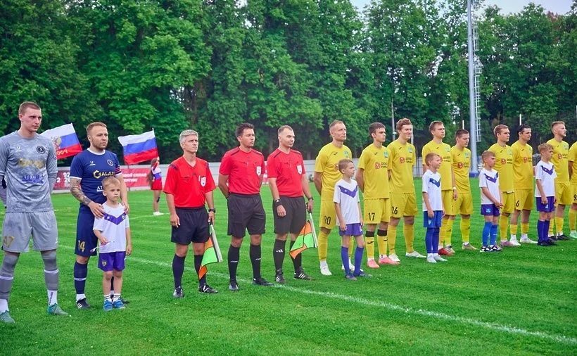 День России на стадионе «Металлург»: футбол, флаг и единство День России на стадионе «Металлург»: футбол, флаг и единство