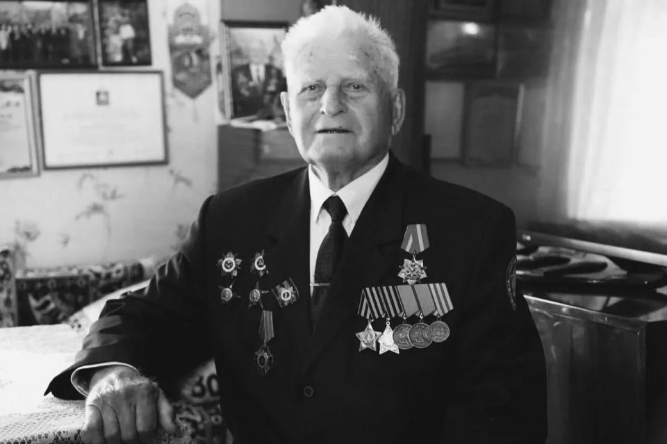 Сегодня на 101-м году жизни не стало Николая Ивановича Козлова — почётного жителя Серпухова, Московской области, фронтовика, легендарного разведчика