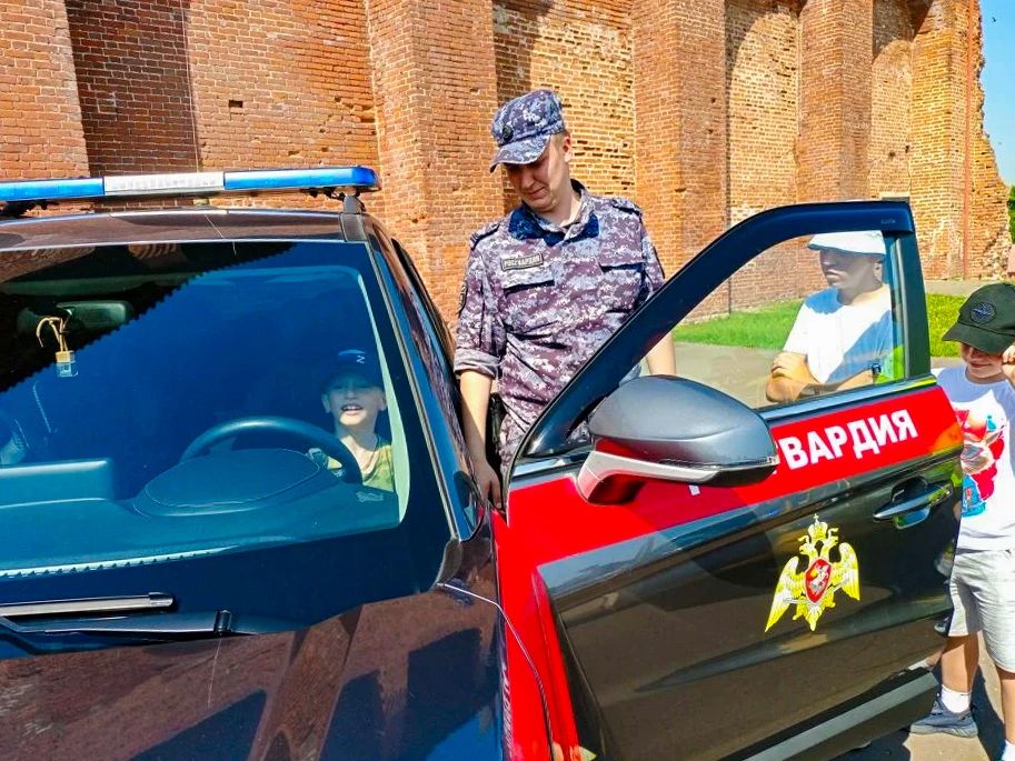 #КаникулыСРосгвардией. Росгвардейцы организовали патриотическое мероприятие в Подмосковье В рамках акции «Каникулы с Росгвардией», посвящённой в этом году 10летнему юбилею войск национальной гвардии Российской Федерации... #КаникулыСРосгвардией. Росгвардейцы организовали патриотическое мероприятие в Подмосковье В рамках акции «Каникулы с Росгвардией», посвящённой в этом году 10летнему юбилею войск национальной гвардии Российской Федерации...