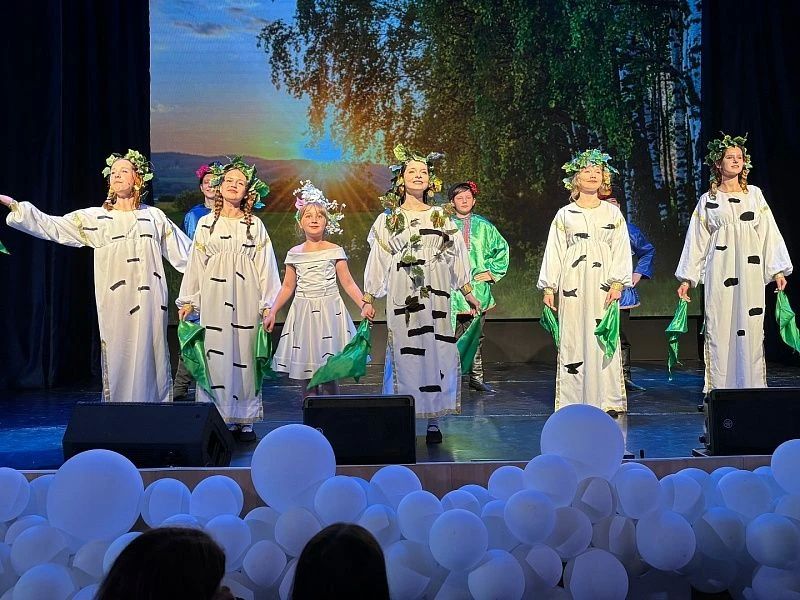 12 июня 2026 года в Доме культуры «Гармония» состоялся праздничный концерт «С любовью к России» 12 июня 2026 года в Доме культуры «Гармония» состоялся праздничный концерт «С любовью к России»