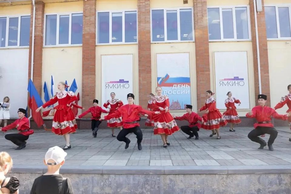 В минувшие выходные в парках, Домах культуры и на других площадках Богородского округа состоялись концерты и праздничные программы, посвящённые Дню России В минувшие выходные в парках, Домах культуры и на других площадках Богородского округа состоялись концерты и праздничные программы, посвящённые Дню России