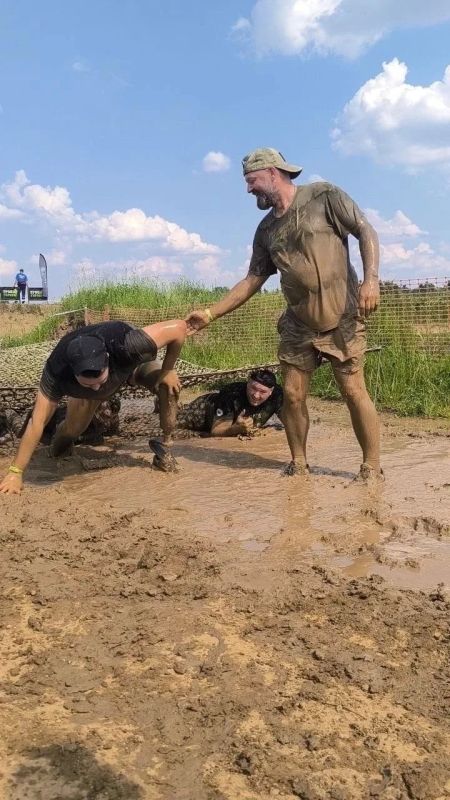 Тропа дружбы: ветераны СВО из Долгопрудного преодолели знаменитую полосу препятствий Тропа дружбы: ветераны СВО из Долгопрудного преодолели знаменитую полосу препятствий