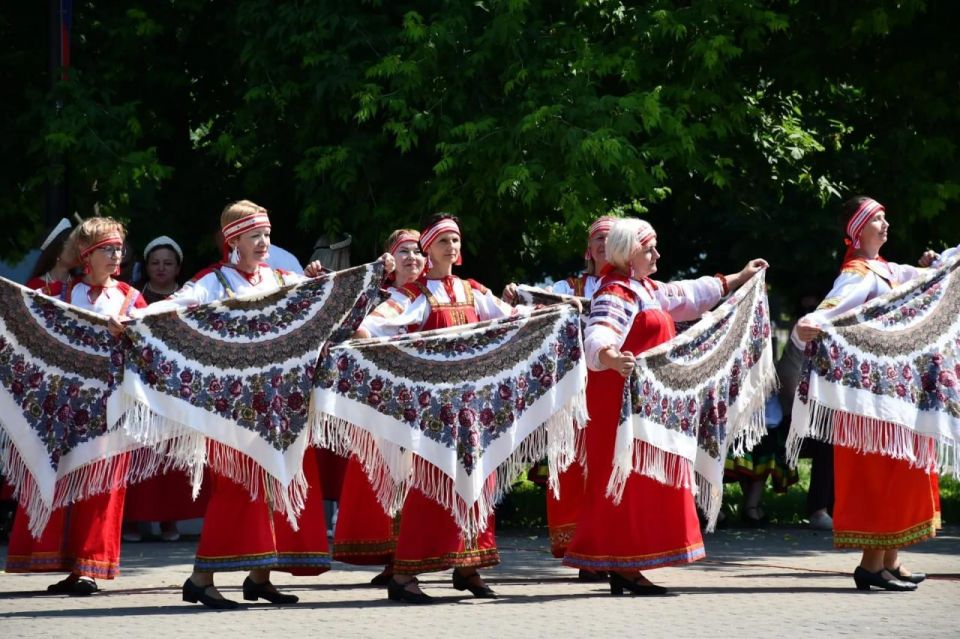 В минувшие выходные в парках, Домах культуры и на других площадках Богородского округа состоялись концерты и праздничные программы, посвящённые Дню России В минувшие выходные в парках, Домах культуры и на других площадках Богородского округа состоялись концерты и праздничные программы, посвящённые Дню России