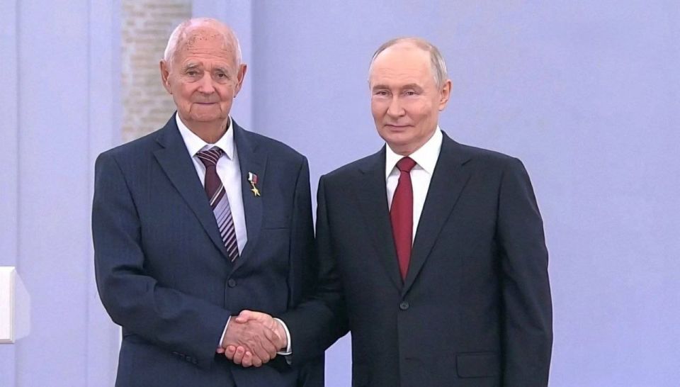 Григорий Артамонов: Подольчанину Петру Ивановичу Сердюкову присвоено звание Героя труда Российской Федерации! Григорий Артамонов: Подольчанину Петру Ивановичу Сердюкову присвоено звание Героя труда Российской Федерации!