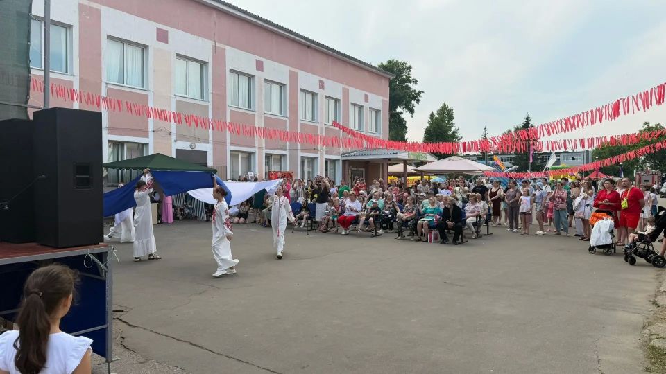 Песни, танцы и хороводы: День посёлка в Малино прошёл в русском стиле Песни, танцы и хороводы: День посёлка в Малино прошёл в русском стиле