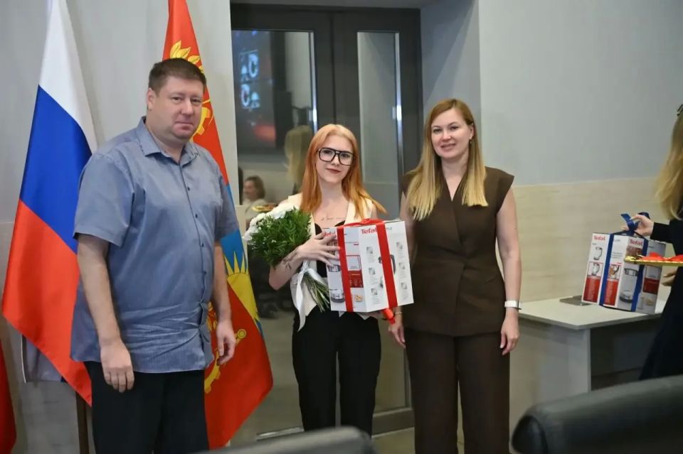 Трем детямсиротам вручили ключи от жилых помещений в Балашихе Трем детямсиротам вручили ключи от жилых помещений в Балашихе