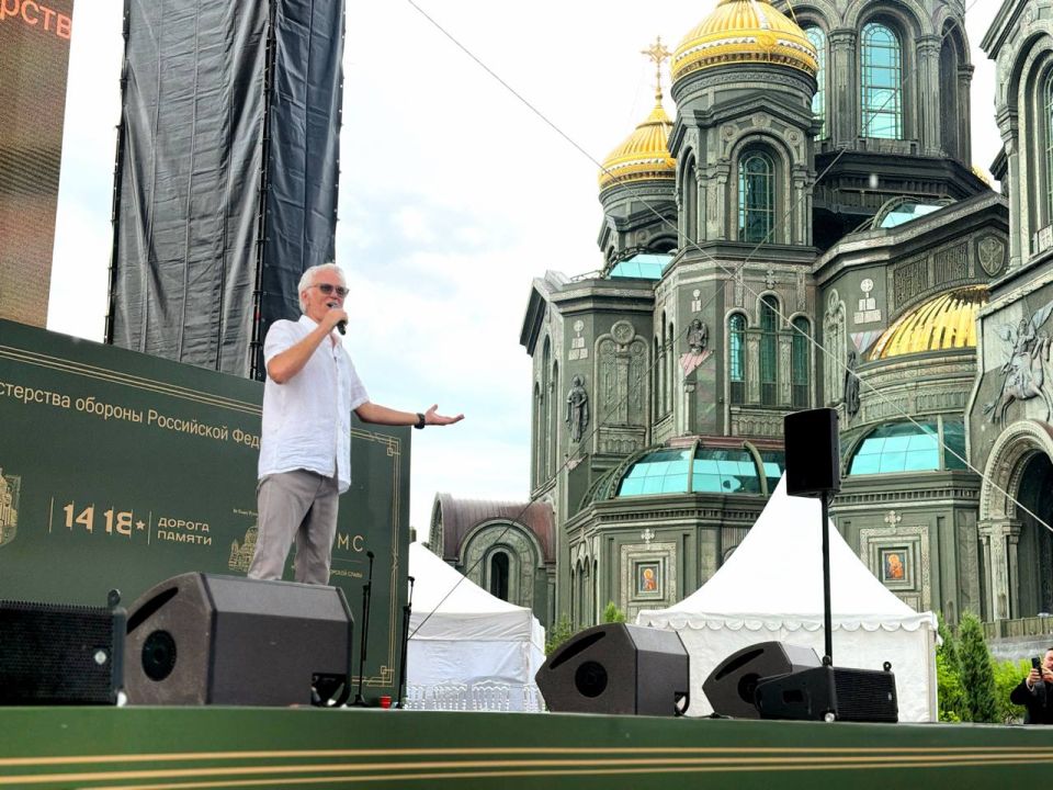 В выходные дни в Одинцово состоялся «Один день с полицией Подмосковья», в рамках которого Госавтоинспекция подготовила несколько интерактивных площадок в теме дорожной безопасности В выходные дни в Одинцово состоялся «Один день с полицией Подмосковья», в рамках которого Госавтоинспекция подготовила несколько интерактивных площадок в теме дорожной безопасности