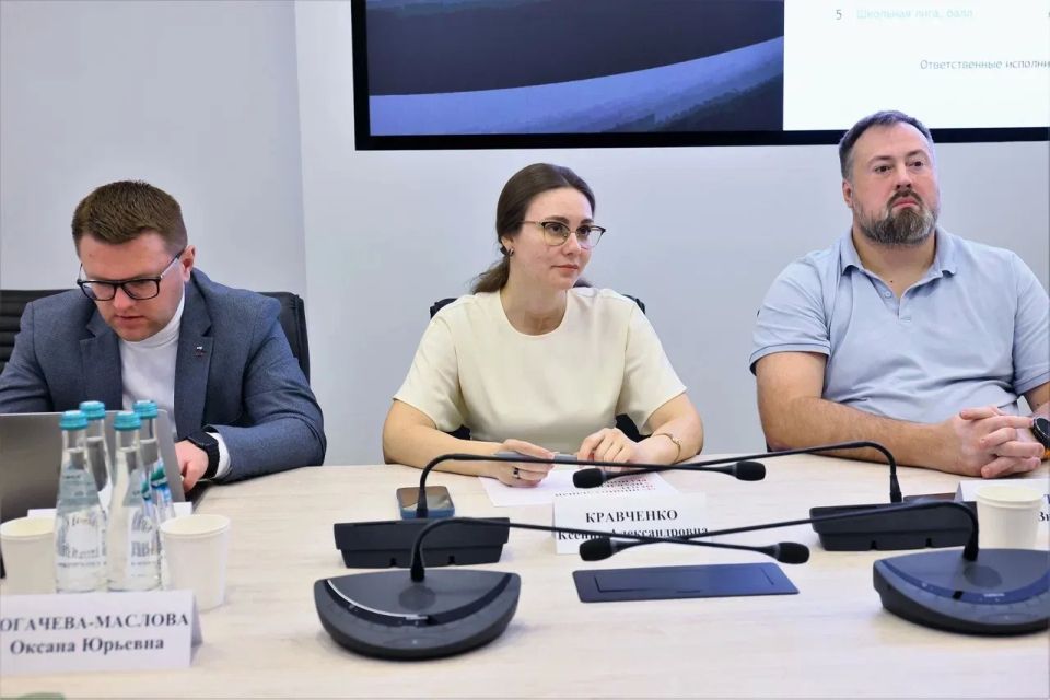 Провел оперативное совещание с заместителями и руководителями профильных управлений администрации Провел оперативное совещание с заместителями и руководителями профильных управлений администрации