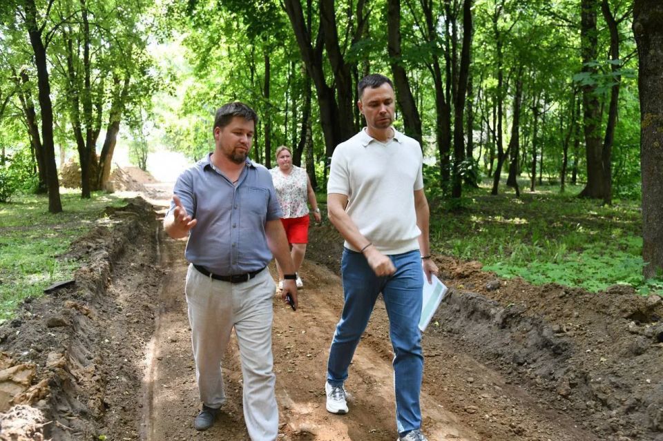 Заместитель министра оценил ход работы по благоустройству в Рузе и Истре Заместитель министра оценил ход работы по благоустройству в Рузе и Истре