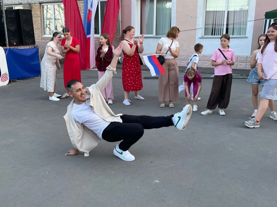 Песни, танцы и хороводы: День посёлка в Малино прошёл в русском стиле Песни, танцы и хороводы: День посёлка в Малино прошёл в русском стиле