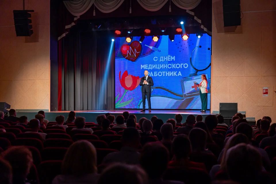 Руслан Заголовацкий: Люди в белых халатах. Ежедневно работники здравоохранения стоят на страже здоровья и жизни людей Руслан Заголовацкий: Люди в белых халатах. Ежедневно работники здравоохранения стоят на страже здоровья и жизни людей