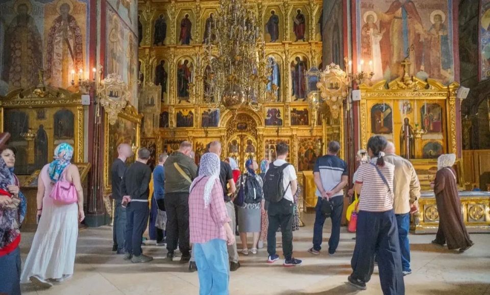 Участники СВО, проходящие реабилитацию в филиале госпиталя им. Бурденко, посетили Троице-Сергиеву лавру Участники СВО, проходящие реабилитацию в филиале госпиталя им. Бурденко, посетили Троице-Сергиеву лавру