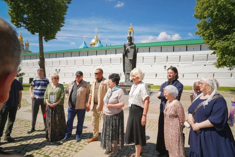 Участники СВО, проходящие реабилитацию в филиале госпиталя им. Бурденко, посетили Троице-Сергиеву лавру Участники СВО, проходящие реабилитацию в филиале госпиталя им. Бурденко, посетили Троице-Сергиеву лавру