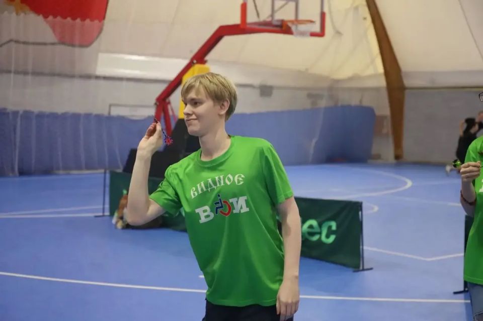 В физкультурнооздоровительном комплексе «Звезда» прошёл традиционный фестиваль спорта инвалидов Московской области — участники состязались в пауэрлифтинге и дартсе В физкультурнооздоровительном комплексе «Звезда» прошёл традиционный фестиваль спорта инвалидов Московской области — участники состязались в пауэрлифтинге и дартсе