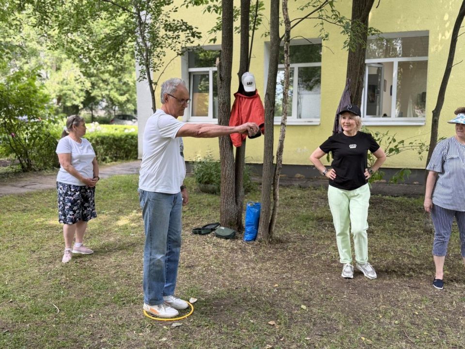 В Пушкино участники проекта «Активное долголетие» осваивают петанк В Пушкино участники проекта «Активное долголетие» осваивают петанк