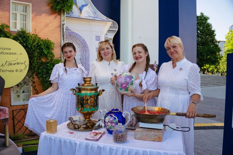 Свыше 510 тысяч человек побывали на форуме «Путешествуй!» Свыше 510 тысяч человек побывали на форуме «Путешествуй!»