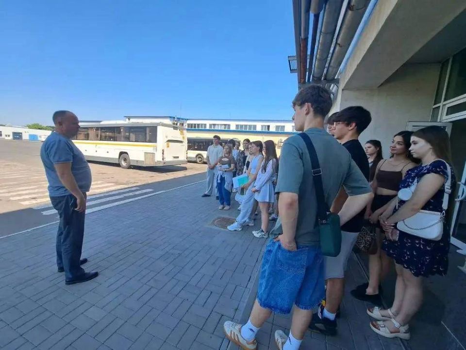 В Коломенском филиале прошла познавательная экскурсия для студентов 2 курса местного аграрного колледжа по направлению «Операционная деятельность в логистике» В Коломенском филиале прошла познавательная экскурсия для студентов 2 курса местного аграрного колледжа по направлению «Операционная деятельность в логистике»